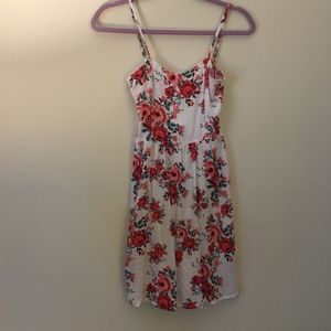 H&M NWT Floral Dress. size 4